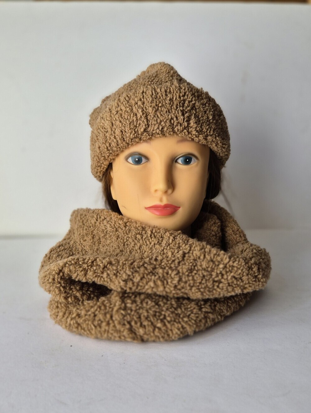 Vince Wool Cashmere Teddy Boucle Beanie Scarf Set Mocha Camel Cozy Quiet Luxury